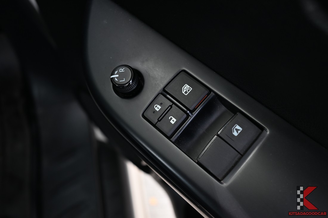 แผงสวิตช์กระจกและกระจกมองข้างไฟฟ้า