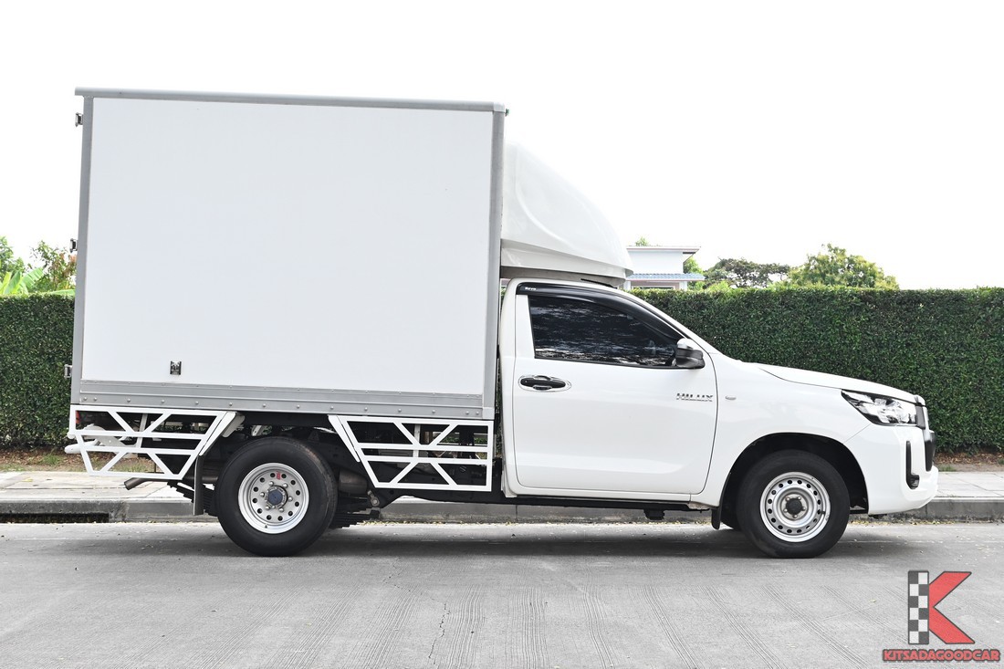 Hilux Revo ตู้ทึบ 2023 ด้านข้างซ้ายตลอดคัน