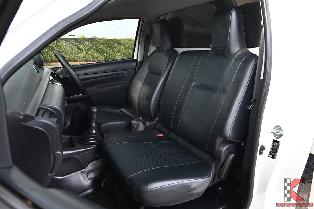 ห้องโดยสารคู่หน้า เบาะหนัง Revo Single Cab