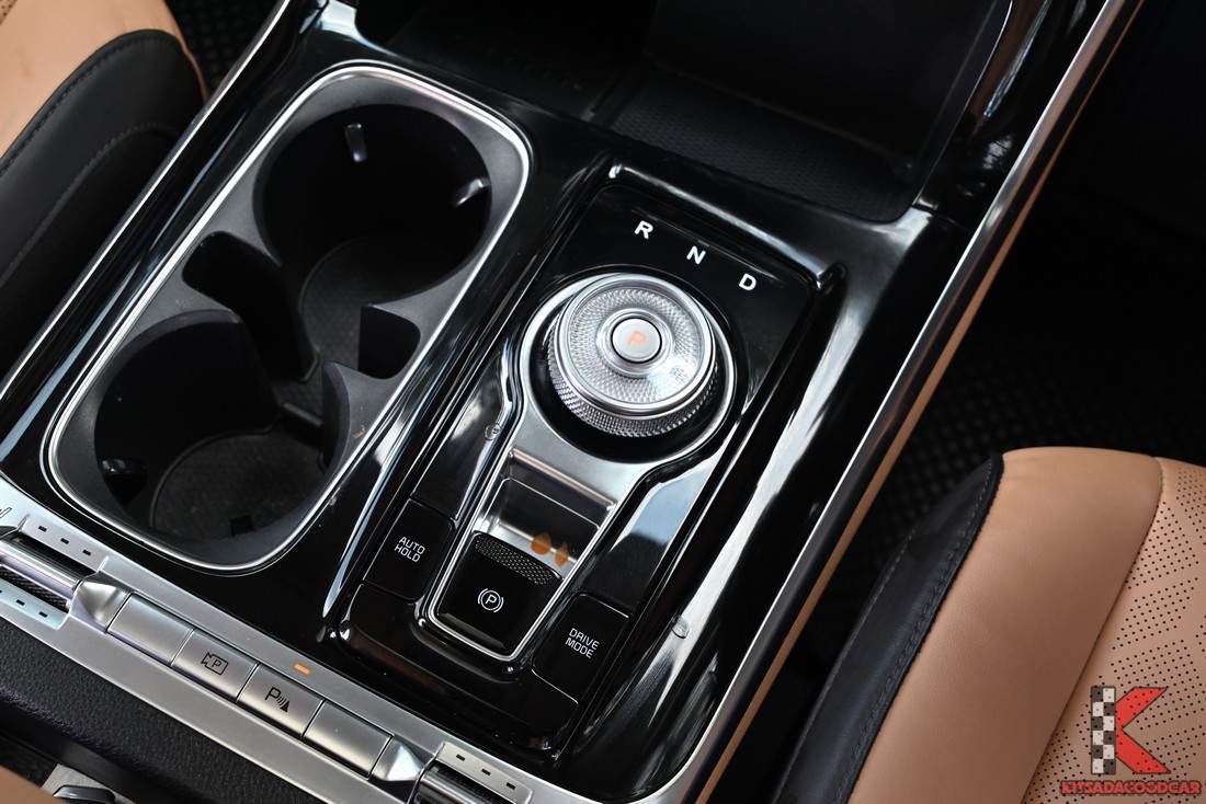 ปุ่มควบคุมเกียร์แบบโรตารี่ Drive Mode Carnival