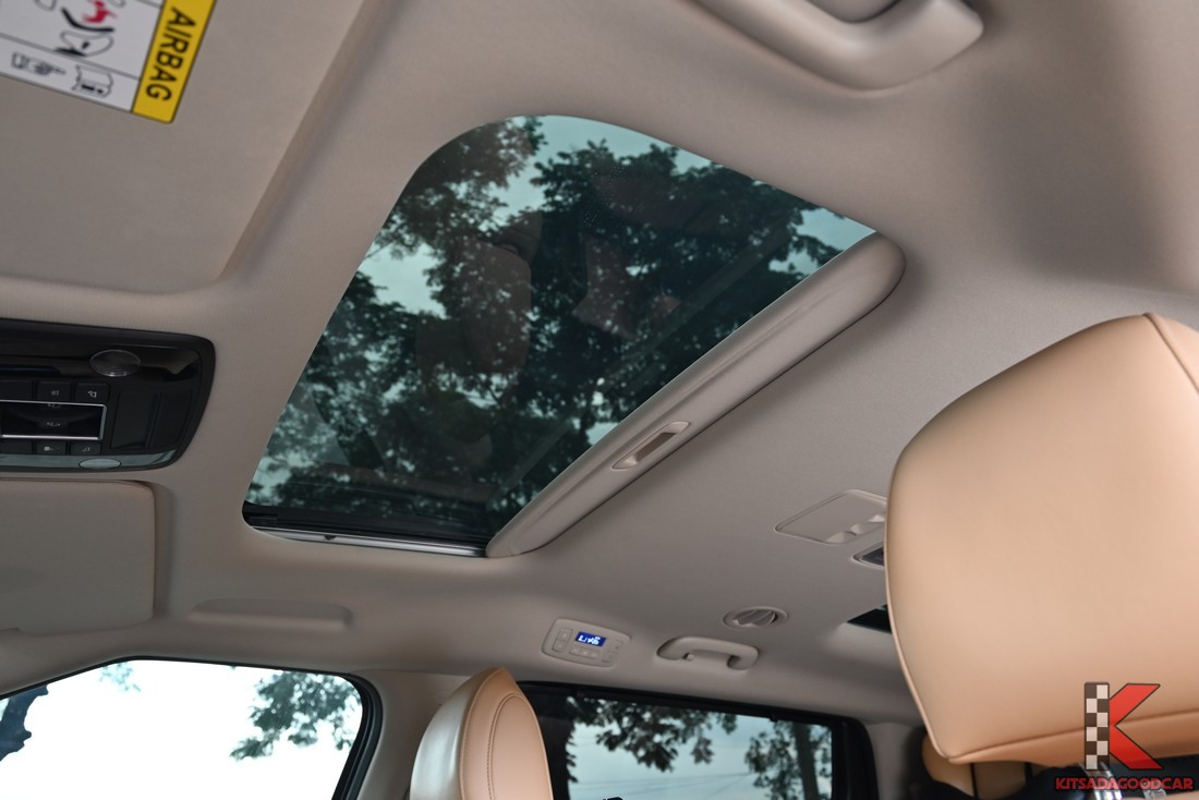 หลังคาซันรูฟ Kia Carnival