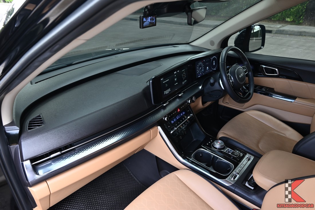 คอนโซลหน้า จอคู่ยาว Kia Carnival