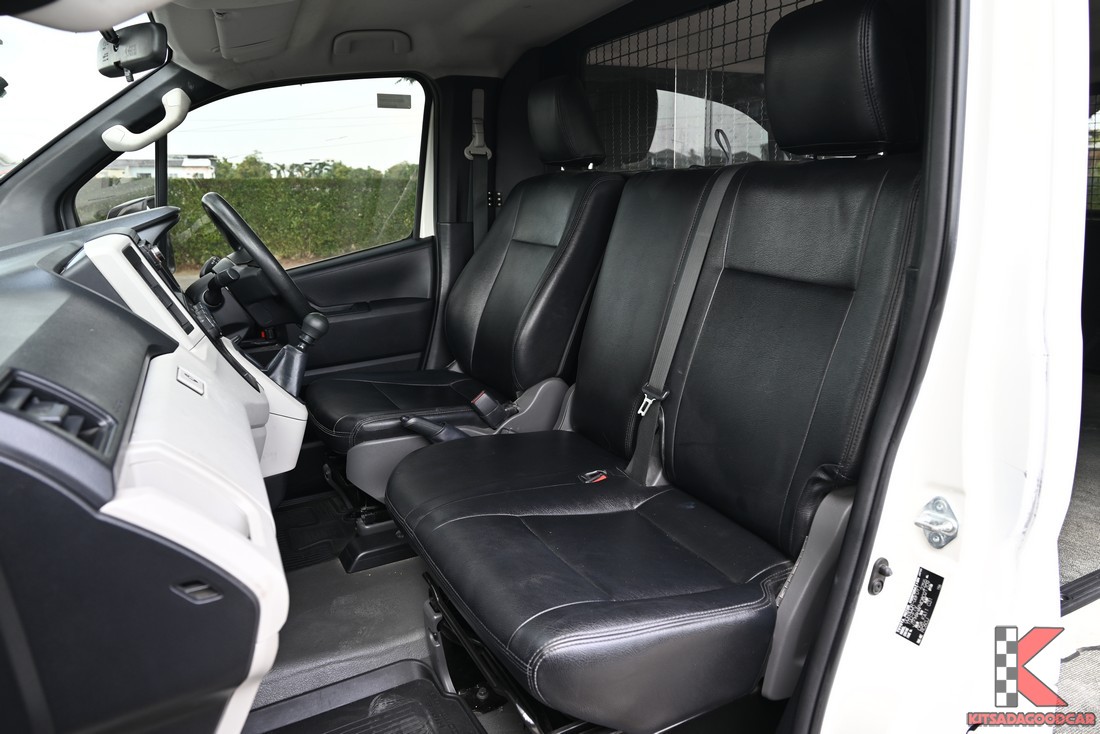 ห้องโดยสารคู่หน้า เบาะหนัง Hiace