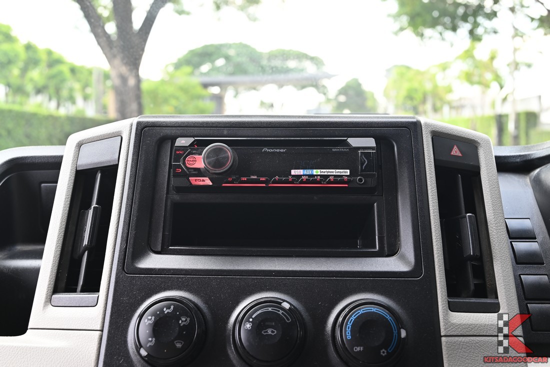 เครื่องเสียง Pioneer และแผงแอร์