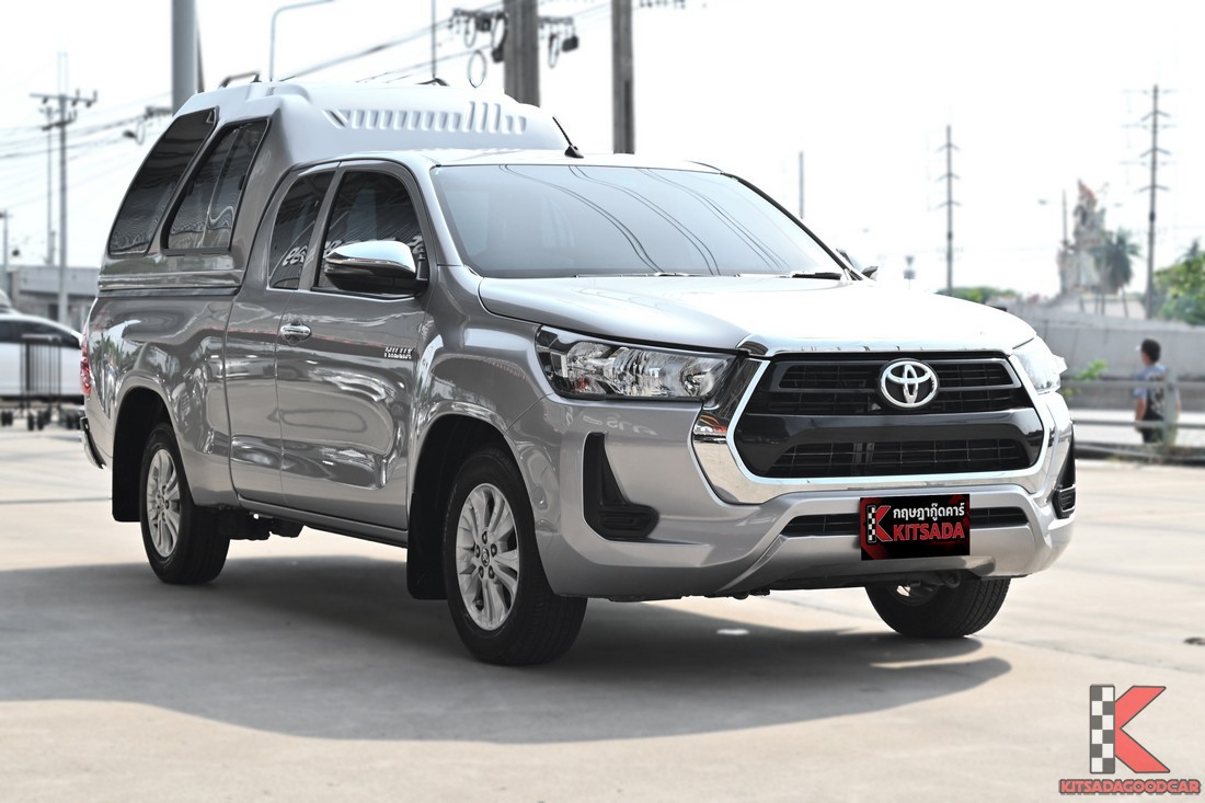 Toyota Hilux Revo 2.4 Smart Cab Z Edition Mid 2021 สีเงิน มือสอง มุมหน้าซ้าย
