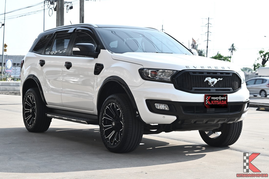 Ford Everest 2.0 Titanium+ 2021 มือสอง สีขาว มุมหน้ารถ (1)