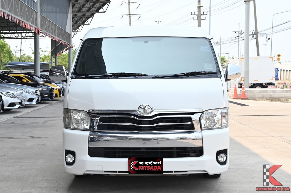 Toyota VENTURY 3.0 G ปี 2017 มือสอง มุมหน้าตรง