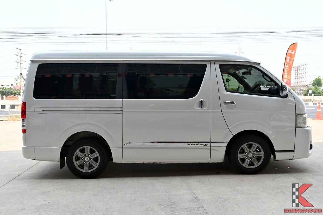 Toyota VENTURY 3.0 G ปี 2017 มือสอง ด้านข้างตัวรถ