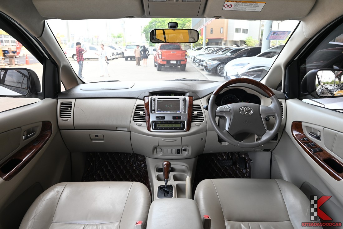 หน้าจอกลาง Toyota Innova 2.0 V ปี 2012