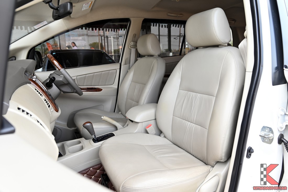 เบาะแถวกลางแยก Toyota Innova 2.0 V ปี 2012