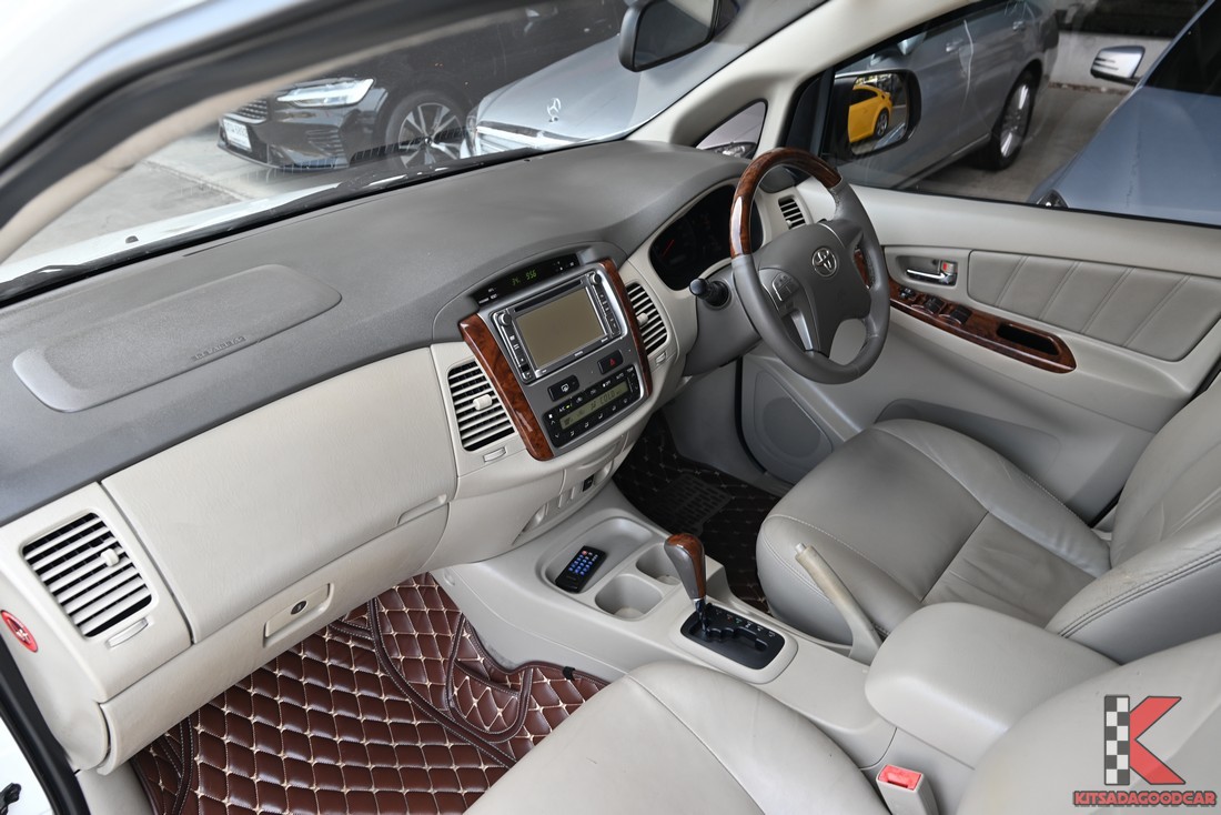 เบาะแถวหลัง Toyota Innova 2.0 V ปี 2012