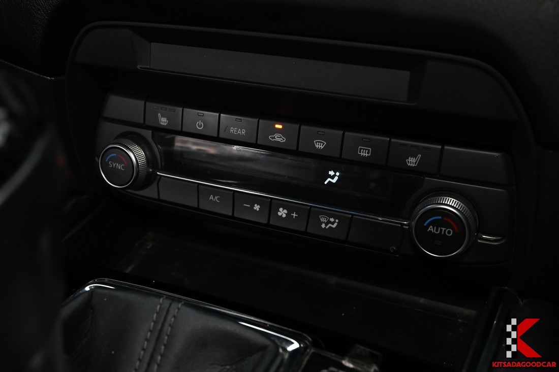 Mazda CX-8 XDL 2020 มือสอง พวงมาลัยและมาตรวัด