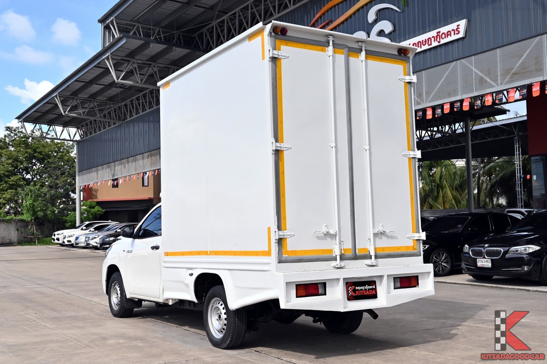 ด้านหลังเฉียงขวา ตู้ทึบ Toyota Hilux Revo 2022