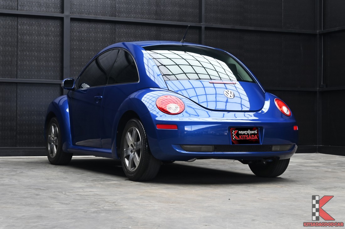 Volkswagen New Beetle 1.6 สีน้ำเงิน จดทะเบียนปี 2011 ภาพคันจริงลำดับ 3