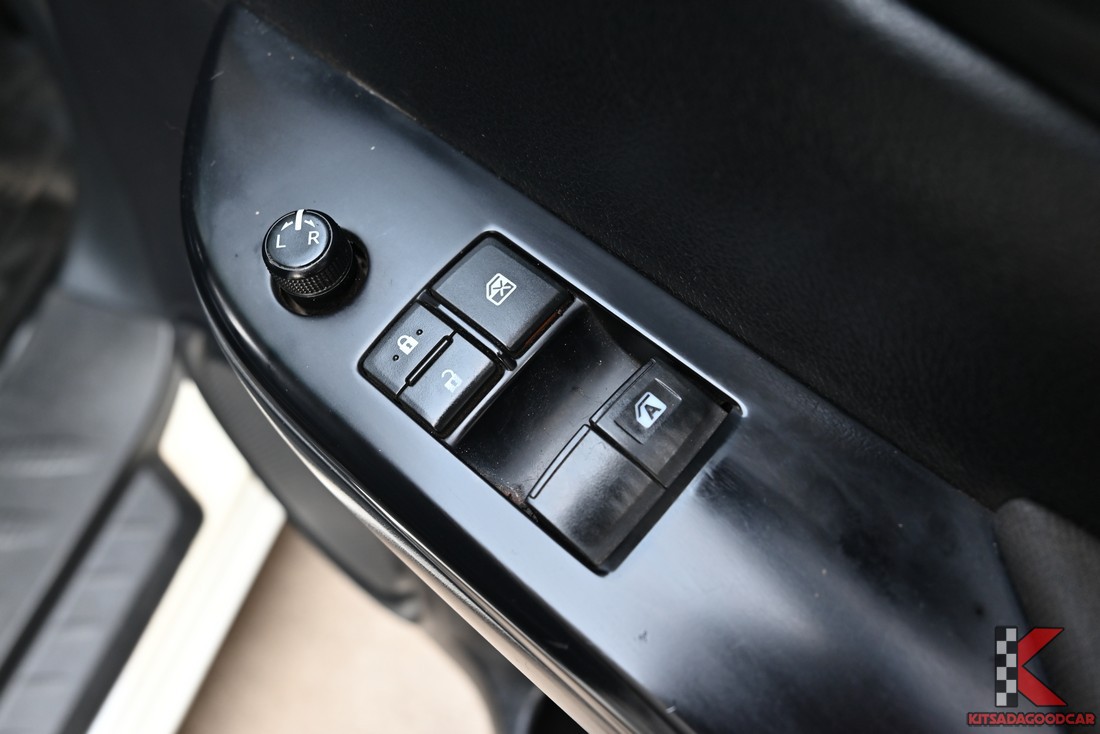 สวิตช์กระจกและปรับกระจกมองข้างไฟฟ้า