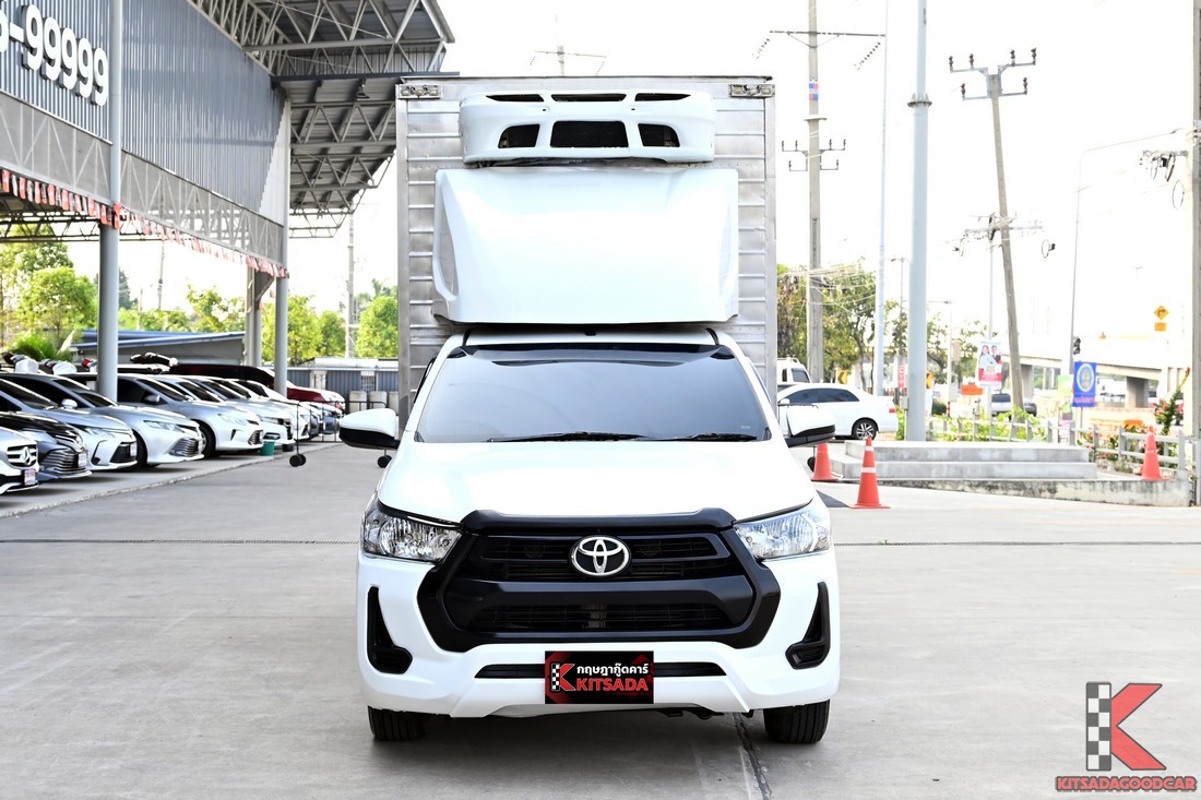 Revo ตู้เย็น 2022 ด้านหน้าตรง DENSO 1.90 ม.