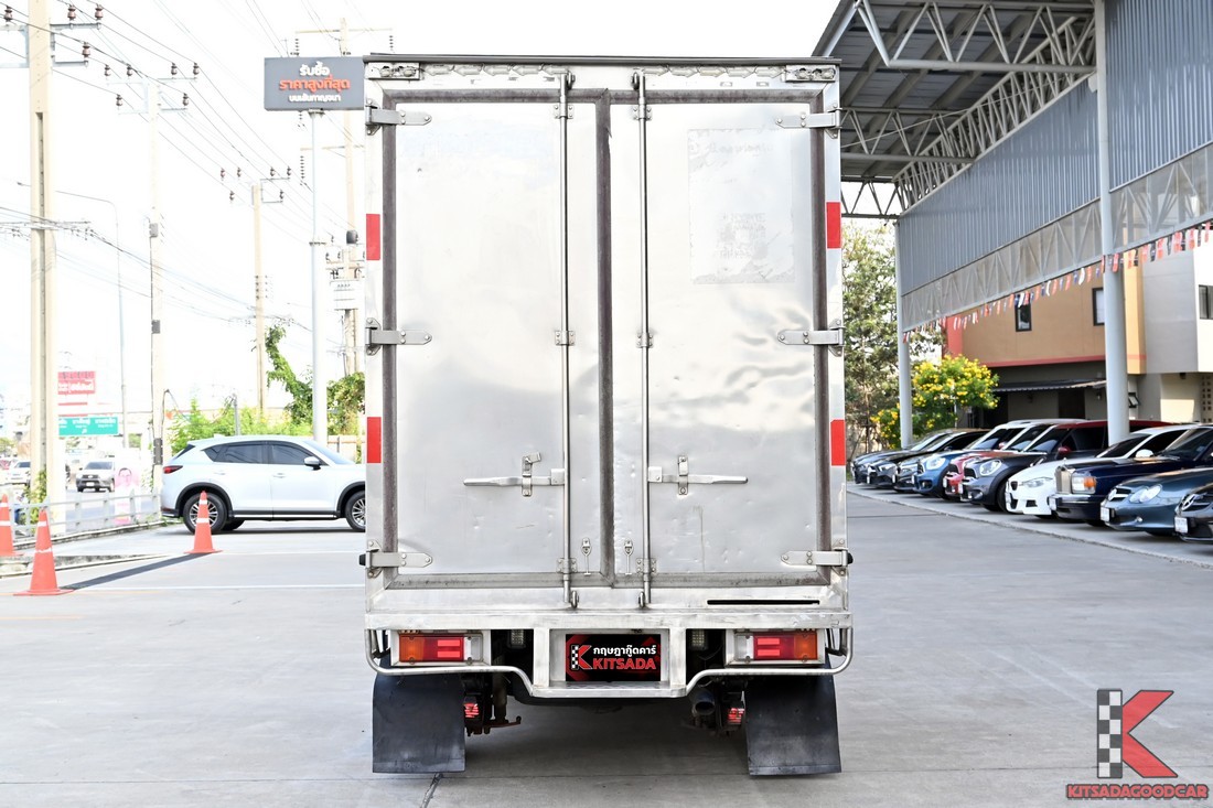 Revo ตู้เย็น 2022 ด้านหลังตรง ชุดบานประตู