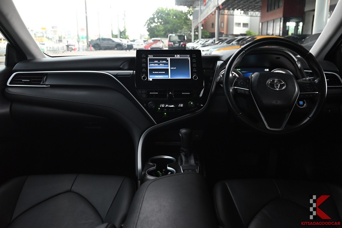 Toyota CAMRY 2.5 Sport 2022 มือสอง ห้องโดยสารด้านหน้า