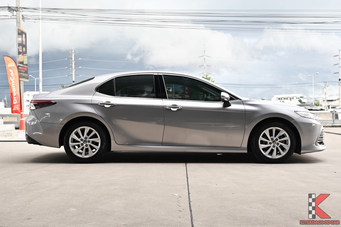 Toyota CAMRY 2.5 Sport 2022 มือสอง ด้านข้างตัวรถ