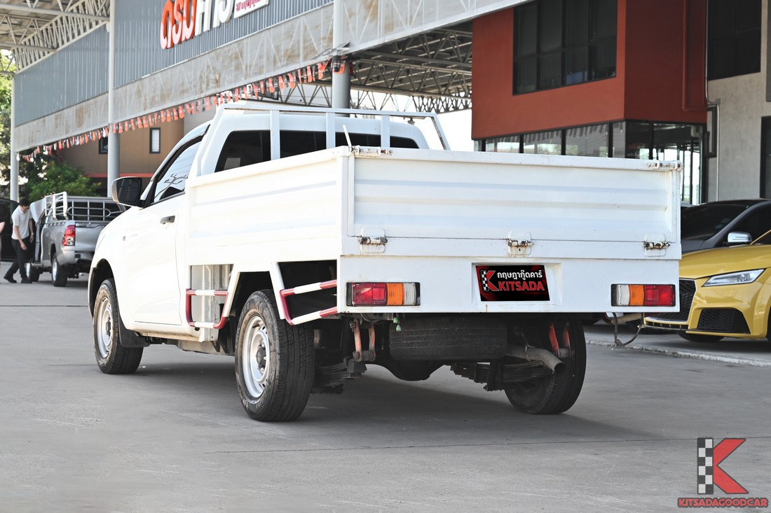 Isuzu D-MAX 1.9 Spark 2023 มุมท้ายเฉียงกระบะก้านกล้วย