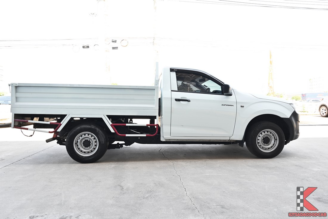 Isuzu D-MAX 1.9 Spark 2023 ด้านข้างตัวถังสีขาว