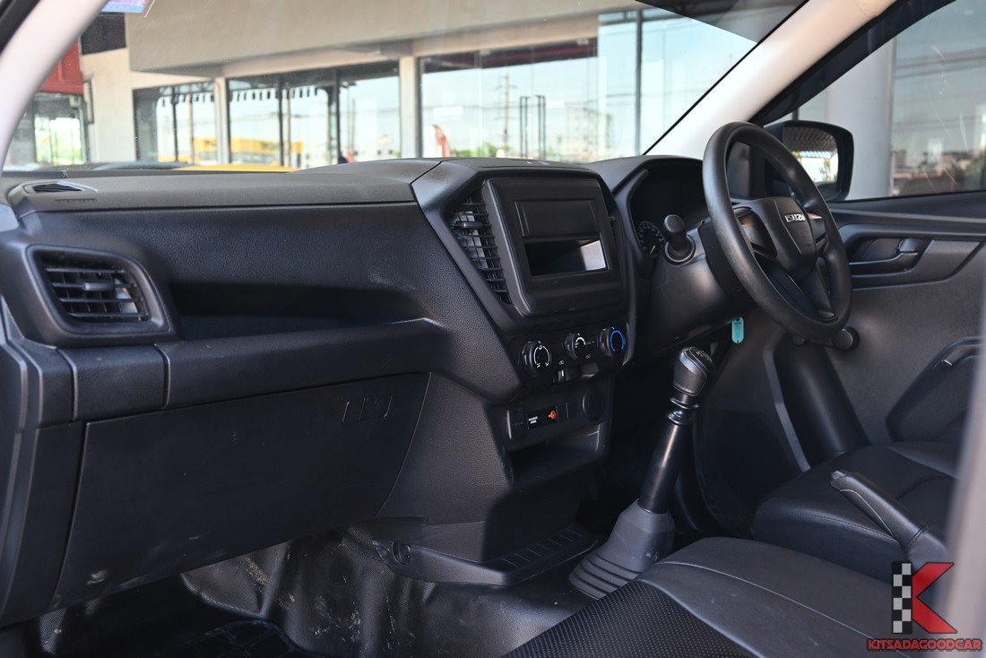 Isuzu D-MAX 1.9 Spark 2023 คอนโซลหน้าเกียร์ธรรมดา