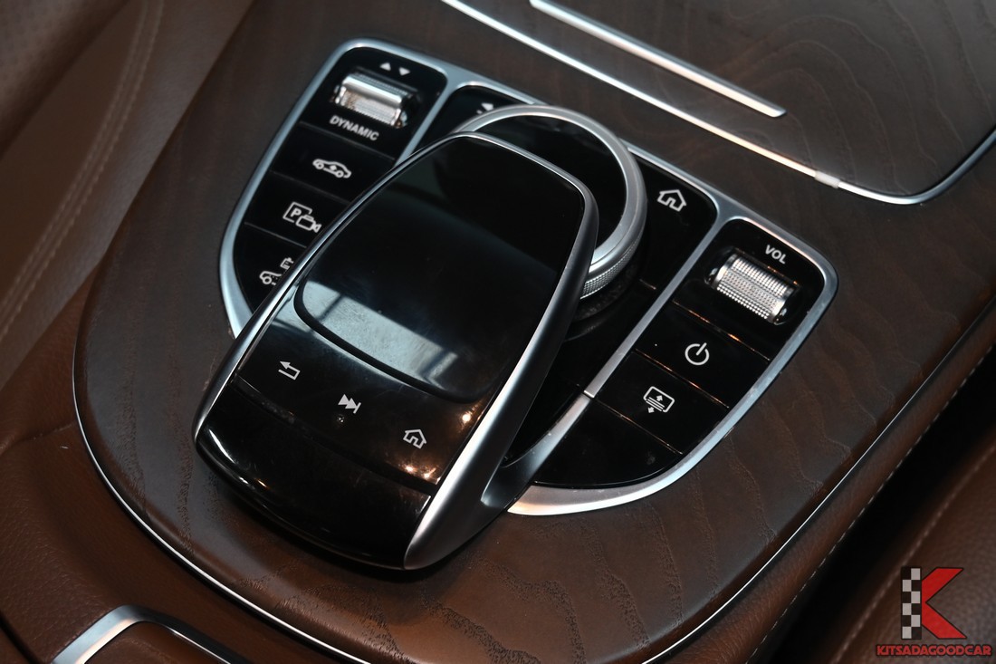 Mercedes-Benz E350e Exclusive W213 ปี 2018 ภาพรถจริง 15