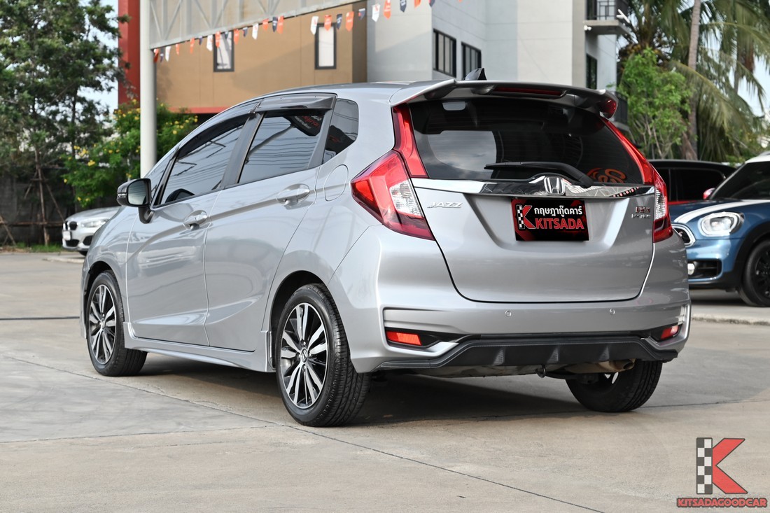 Honda Jazz RS 2019 มุมหลังเฉียง
