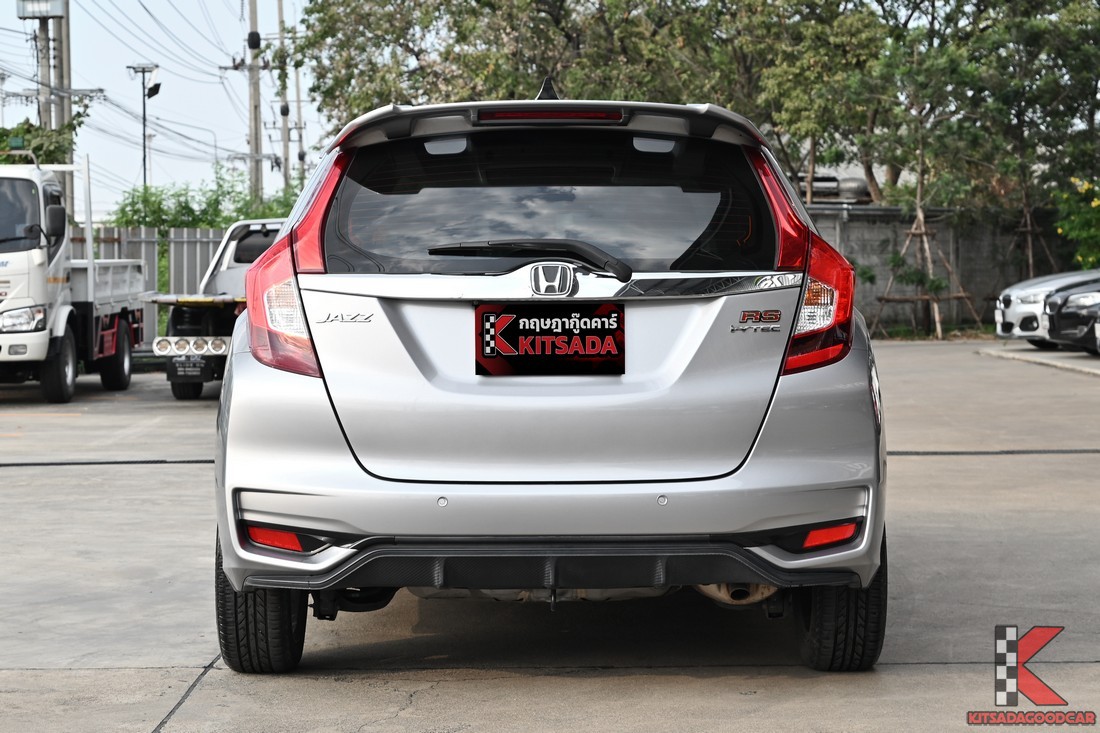 Honda Jazz RS 2019 ด้านท้ายตรง