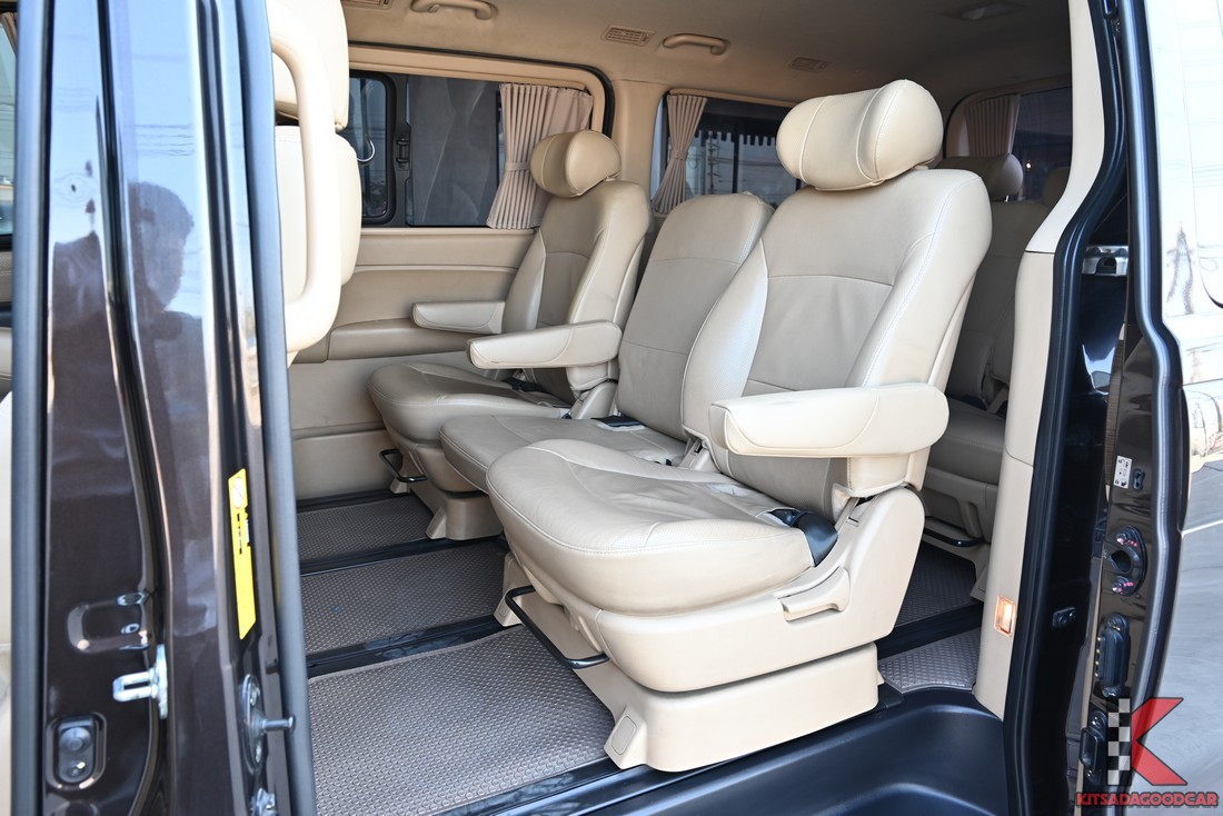 เบาะแถวกลางกัปตันซีท