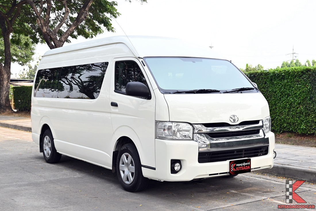 Toyota Hiace Commuter 3.0 D4D ปี 2018 สีขาว มุมเฉียงหน้า