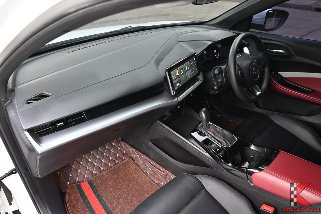 MG5 2021 คอนโซลกลางและจอสัมผัส