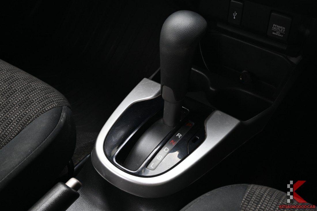 แผงประตู Honda JAZZ 2015
