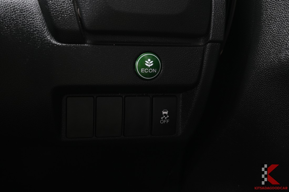พื้นที่เก็บสัมภาระ Honda JAZZ Hatchback 2015