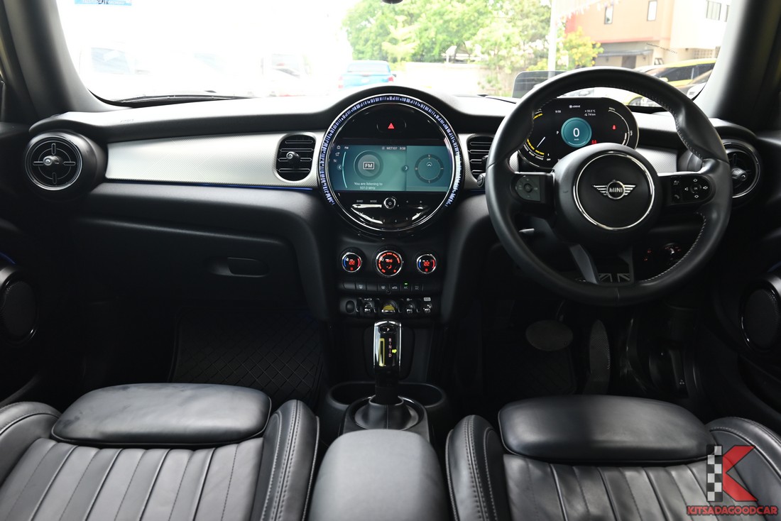 Mini COOPER SE 2022 มือสอง ห้องโดยสารด้านหน้า