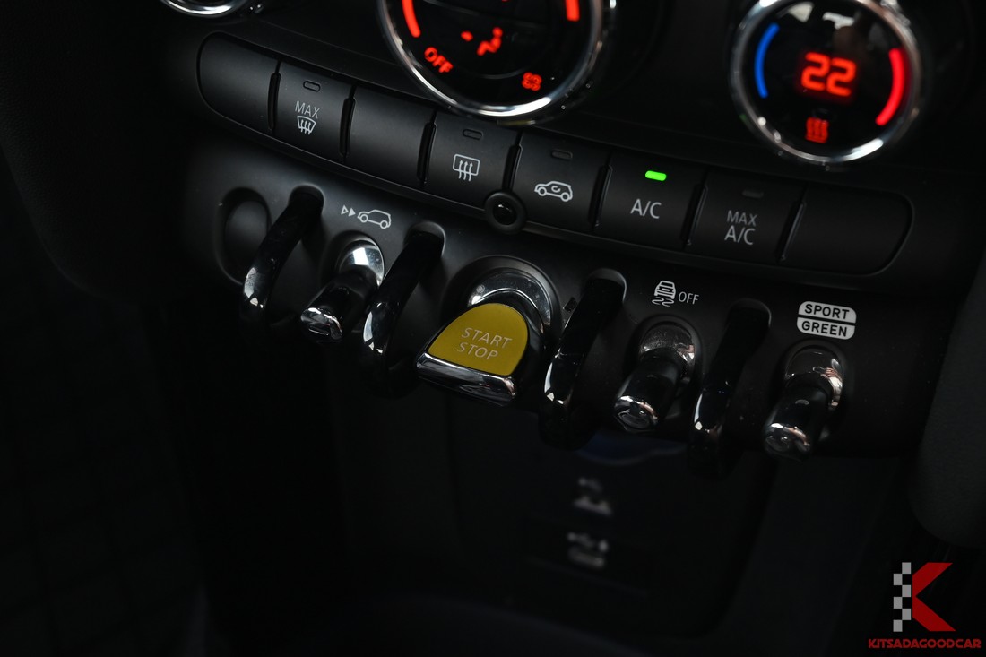 Mini COOPER SE 2022 มือสอง เบาะหลัง