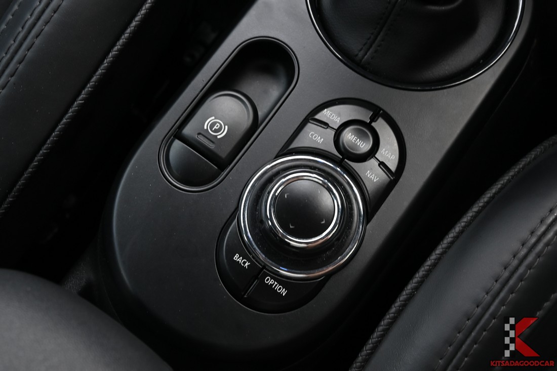 Mini COOPER SE 2022 มือสอง พื้นที่ท้ายรถ