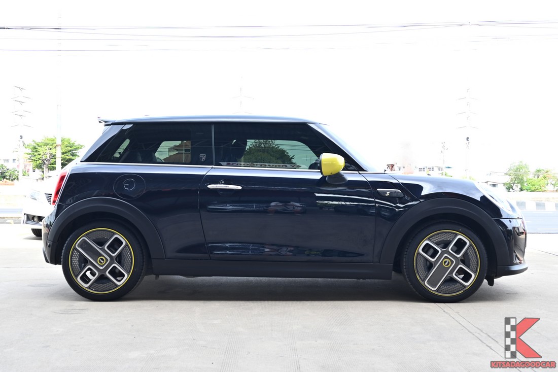 Mini COOPER SE 2022 มือสอง ด้านข้างตัวรถ