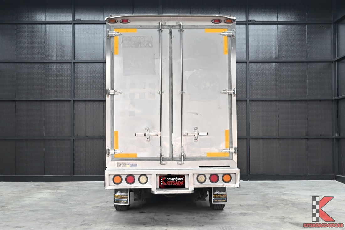 Isuzu D-MAX Spark B 2023 กระบะตู้เย็นมือสอง มุมด้านท้าย