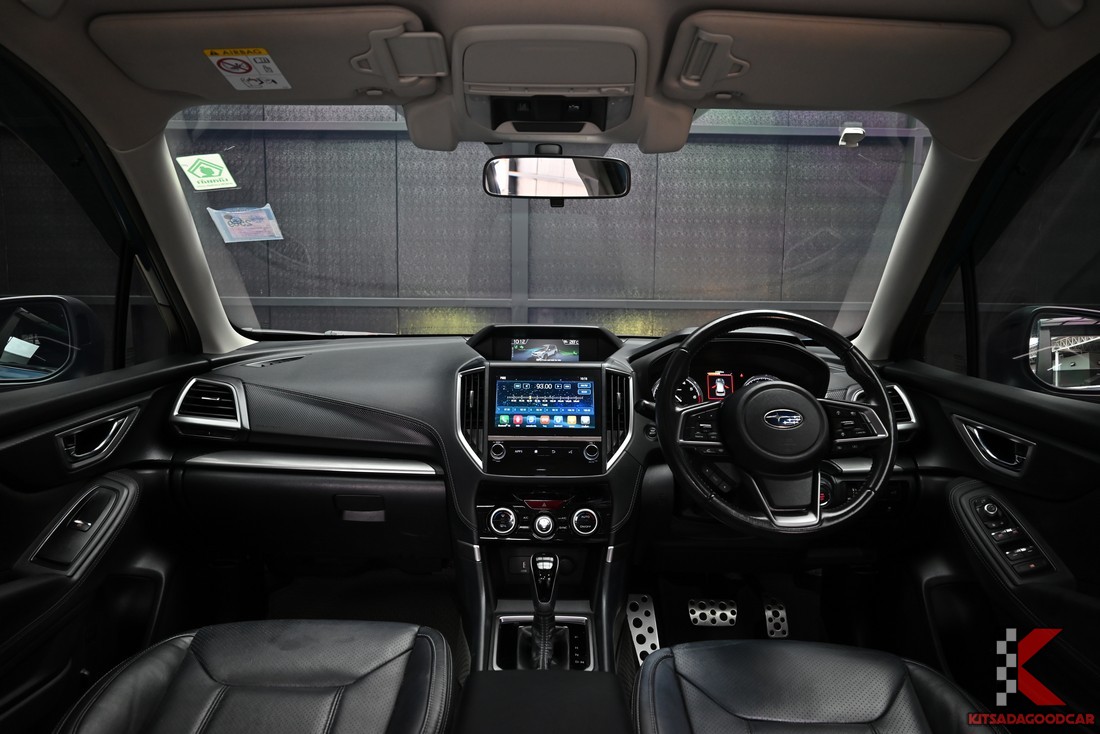 Subaru FORESTER 2.0 S EyeSight AWD ปี 2022 ห้องโดยสารด้านหน้า