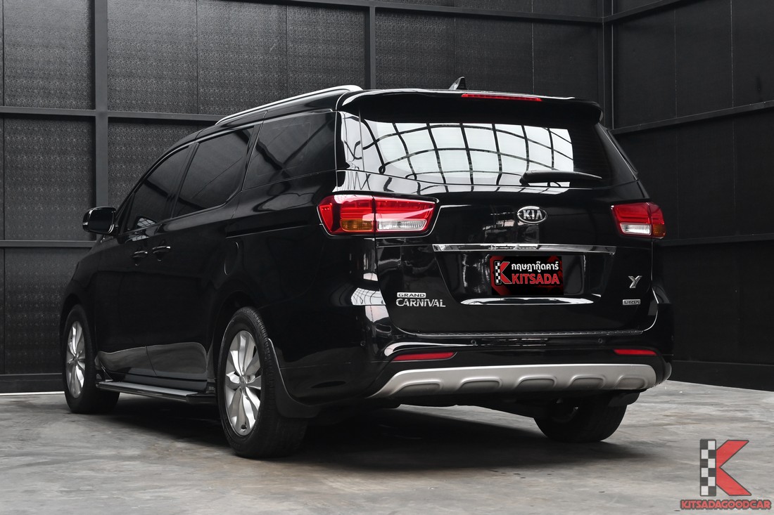 Kia Grand Carnival 2.2 EX ปี 2018 สีดำ ภาพคันจริงลำดับ 3