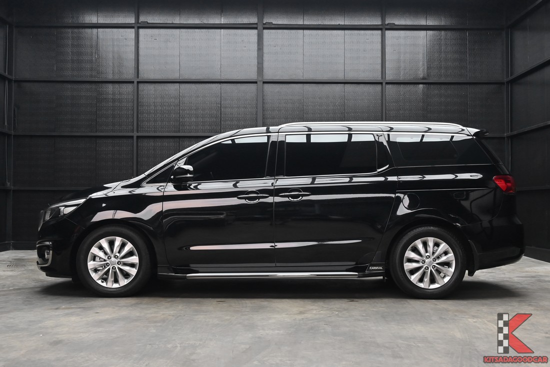 Kia Grand Carnival 2.2 EX ปี 2018 สีดำ ภาพคันจริงลำดับ 5