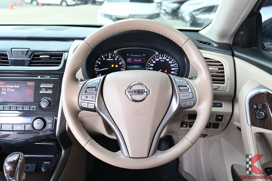 Nissan TEANA 2.5 XV ปี 2015 พวงมาลัยมัลติฟังก์ชัน