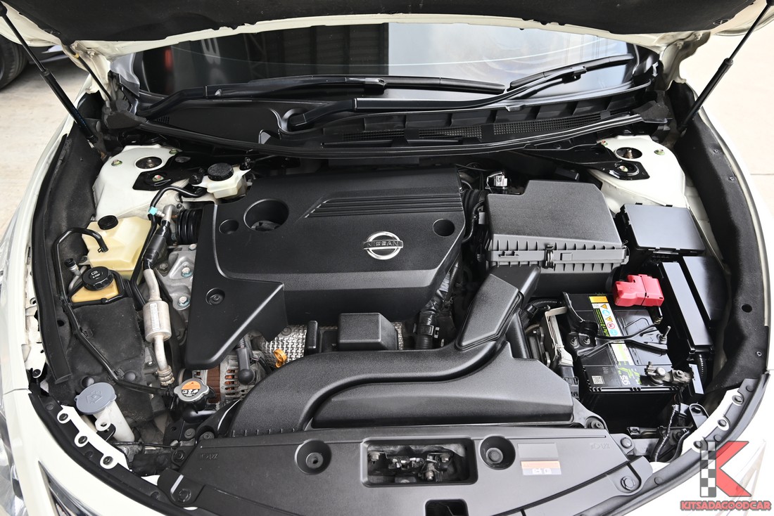 Nissan TEANA 2.5 XV ปี 2015 ห้องเครื่อง