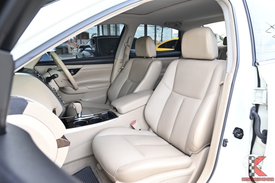 Nissan TEANA 2.5 XV ปี 2015 เบาะคู่หน้า