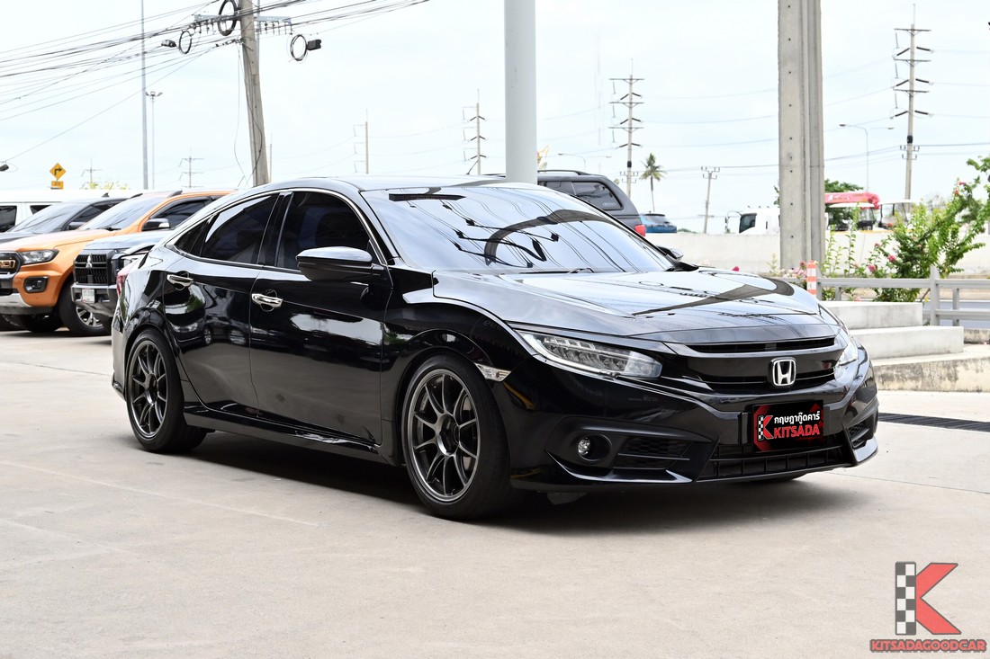 Honda CIVIC 1.5 FC 2017 Turbo RS มือสอง สีดำ มุมด้านหน้า