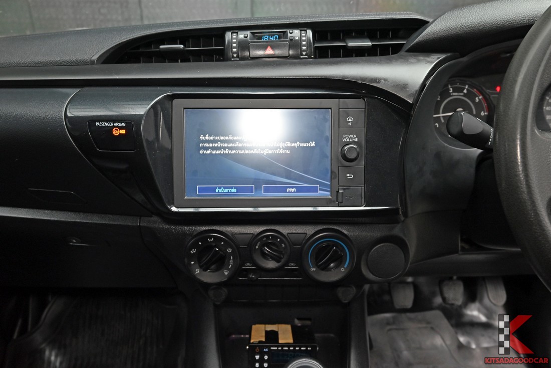 Toyota HILUX REVO คอนโซลหน้าและพวงมาลัย