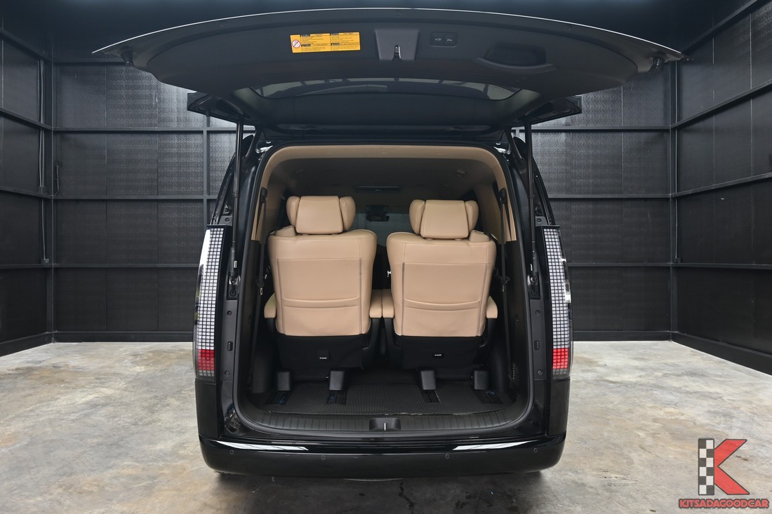 Hyundai Staria 2.2 SEL ปี 2022 มือสอง เบาะ VIP ภาพรถจริง 6