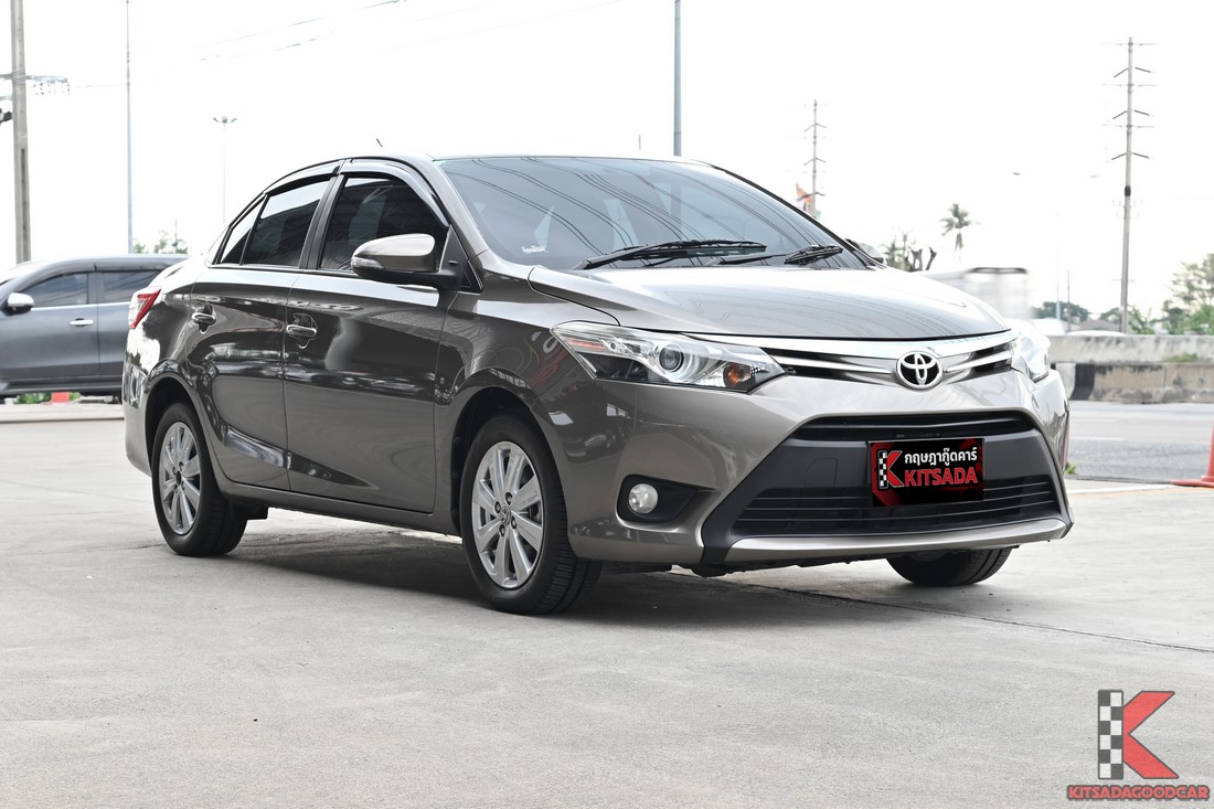 Toyota Vios 1.5 G 2014 มือสอง มุมหน้าเฉียง สี น้ำตาล