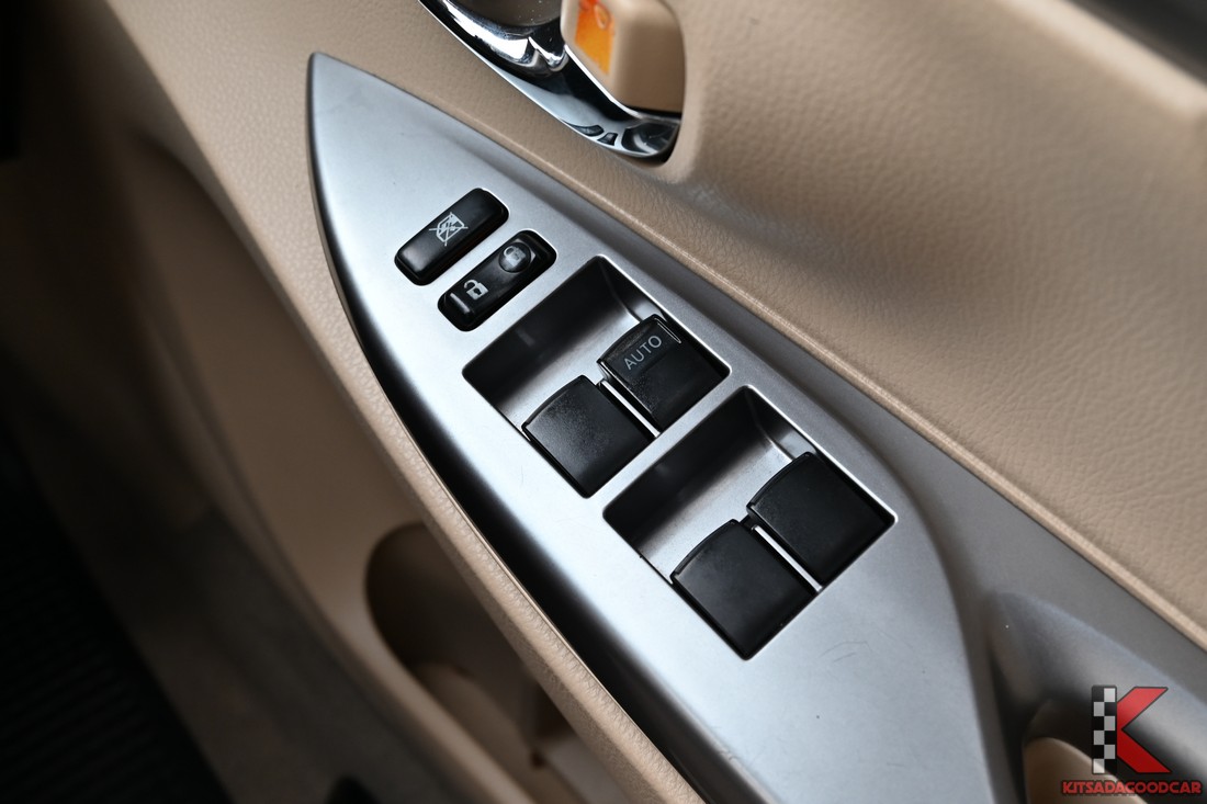 แผงสวิตช์กระจกไฟฟ้า ฝั่งคนขับ